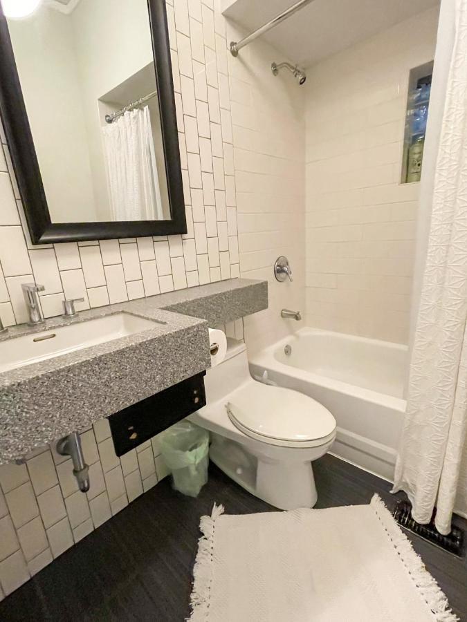 Wrigleyville Friends Unit - 5Bdrm シカゴ エクステリア 写真